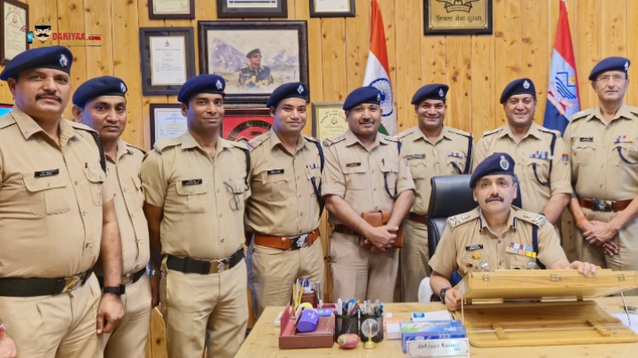 बन्दूकबाज बदमाशों ने डाला डाका, मित्र पुलिस ने डकैत को ठोंका