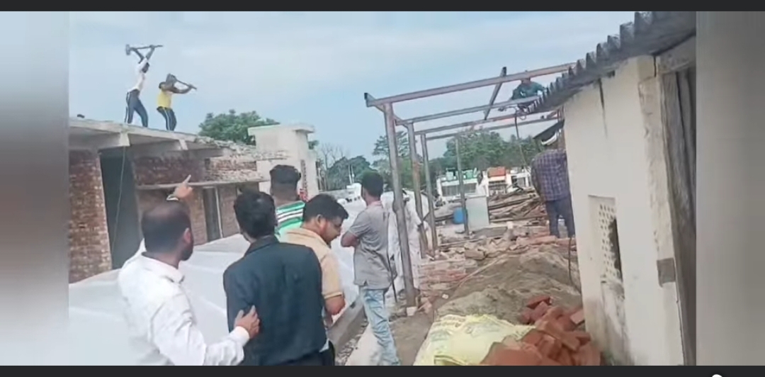 अतिक्रमण पर पड़ा हथौड़ा, शारदा मार्केट को मॉल बनाने की साजिश नाकाम