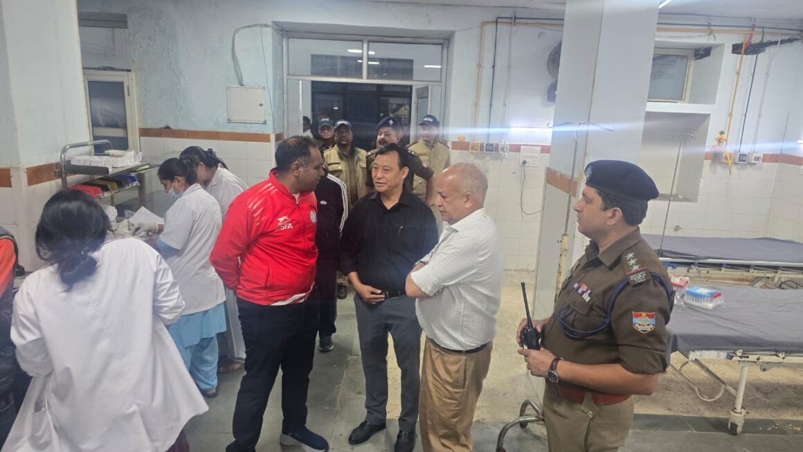 चालक कूद कर भागा, ‘देव’ बनकर खड़ा रहा ‘मालू’