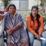 मां, बहन व पिता के साथ हल्द्वानी कोतवाली पहुंचा हेमंत कुमार आगरी।