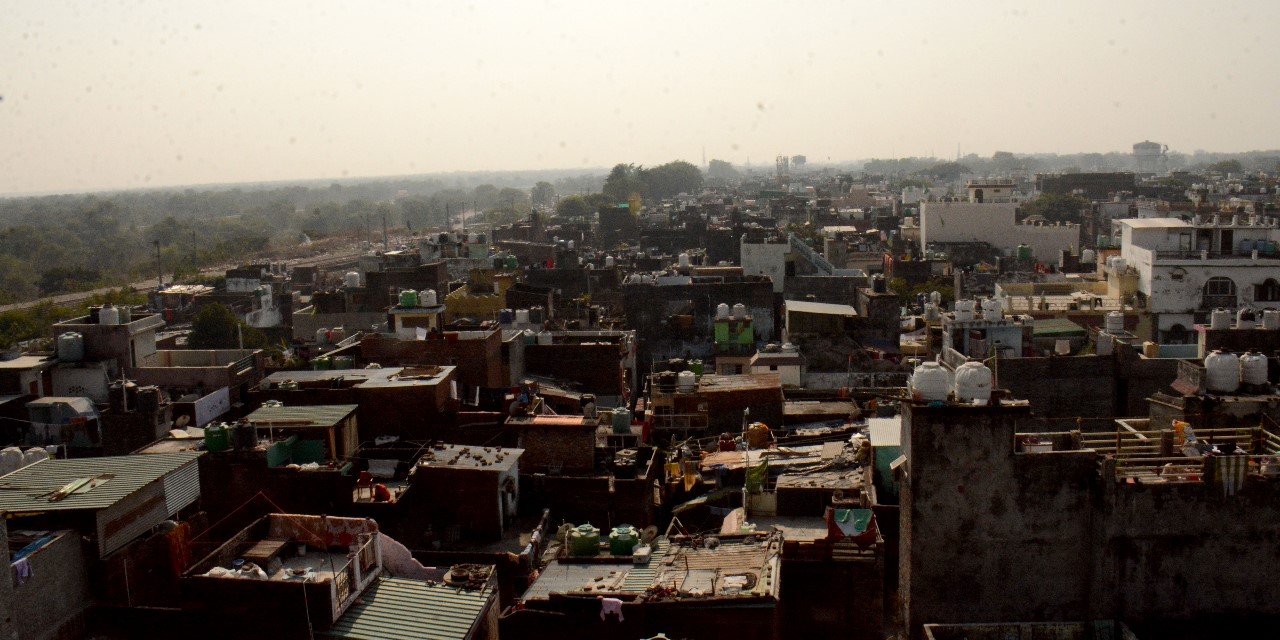 बनभूलपुरा में रेलवे लाइन किनारे इसी भूमि पर प्रस्तावित है सुप्रीम कोर्ट का फैसला।