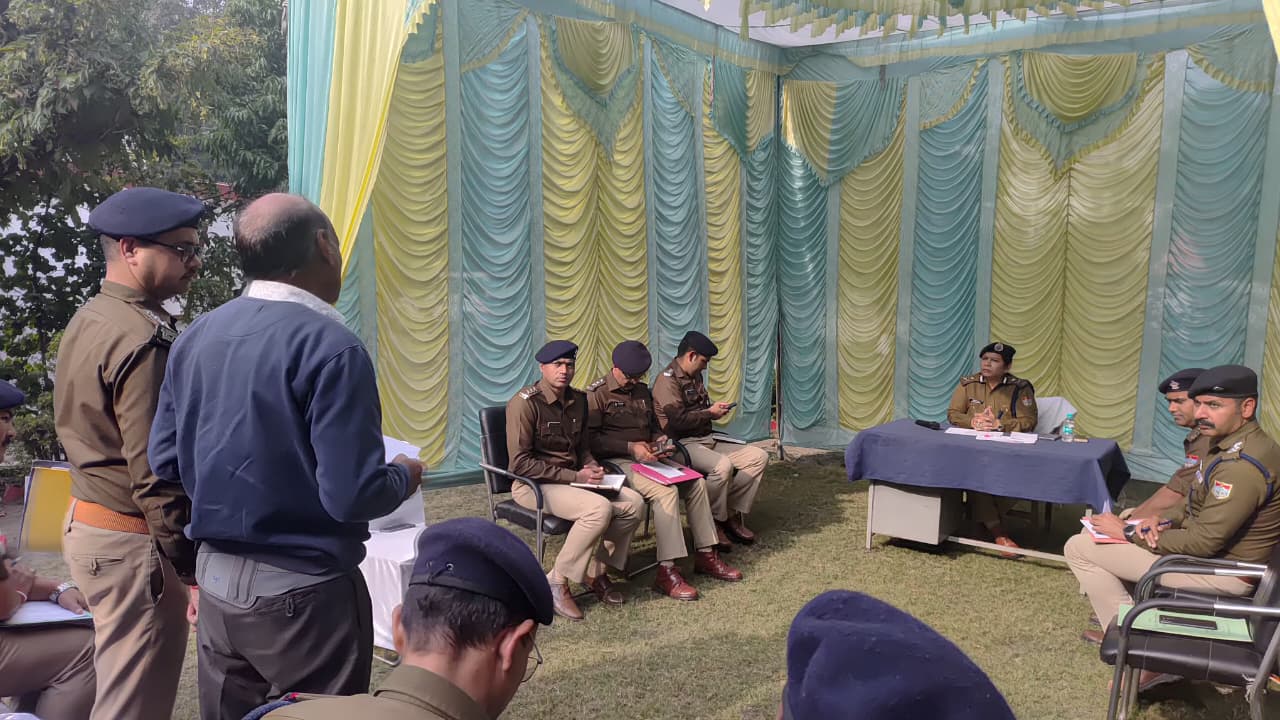 लैंड फ्रॉड और साइबर क्राइम मामलों की सुनवाई करतीं आईजी रिद्धिम अग्रवाल।