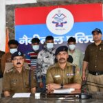 अग्निवीर फेल का बैट्री चोर गैंग, खुलासा करते सीओ हल्द्वानी अमित कुमार सैनी।