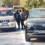 एसटीएच के बाहर इसी काले रंग की क्रेटा कार में मिला कारोबारी अरुण बिष्ट का शव।