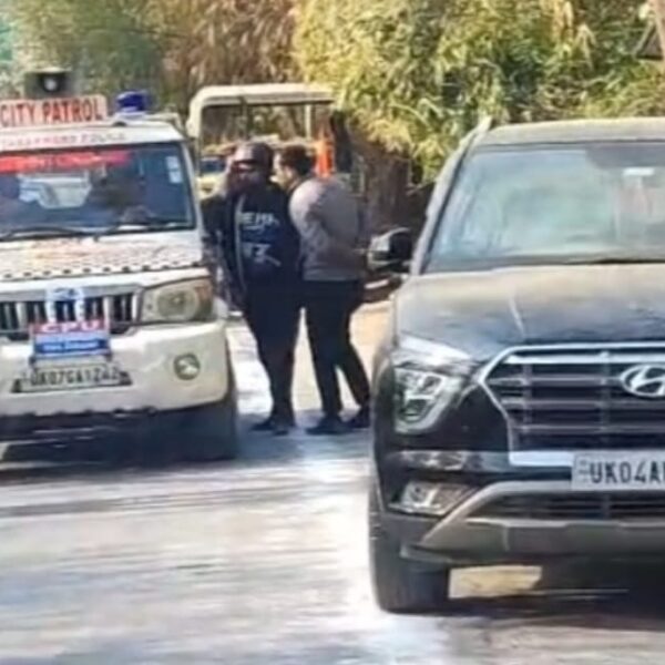 कार में मरा मिला कारोबारी, उधड़ चुकी थी बदन की चमड़ी