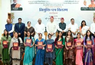 मुख्यमंत्री धामी ने 332 नव नियुक्त कार्मिकों को सौंपे नियुक्ति पत्र